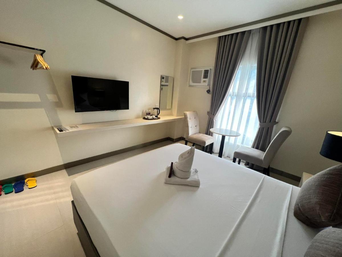 Yes Hotel Imus Cavite Exteriör bild