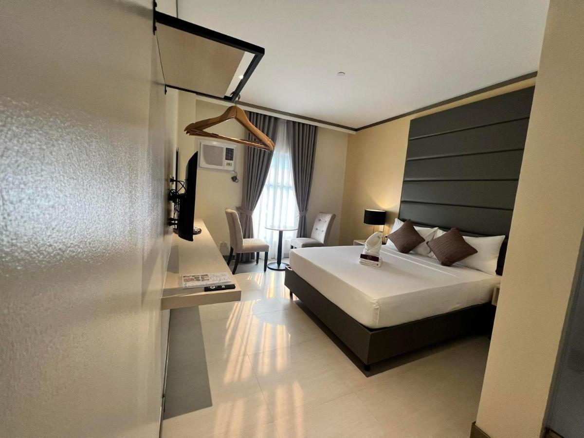 Yes Hotel Imus Cavite Exteriör bild