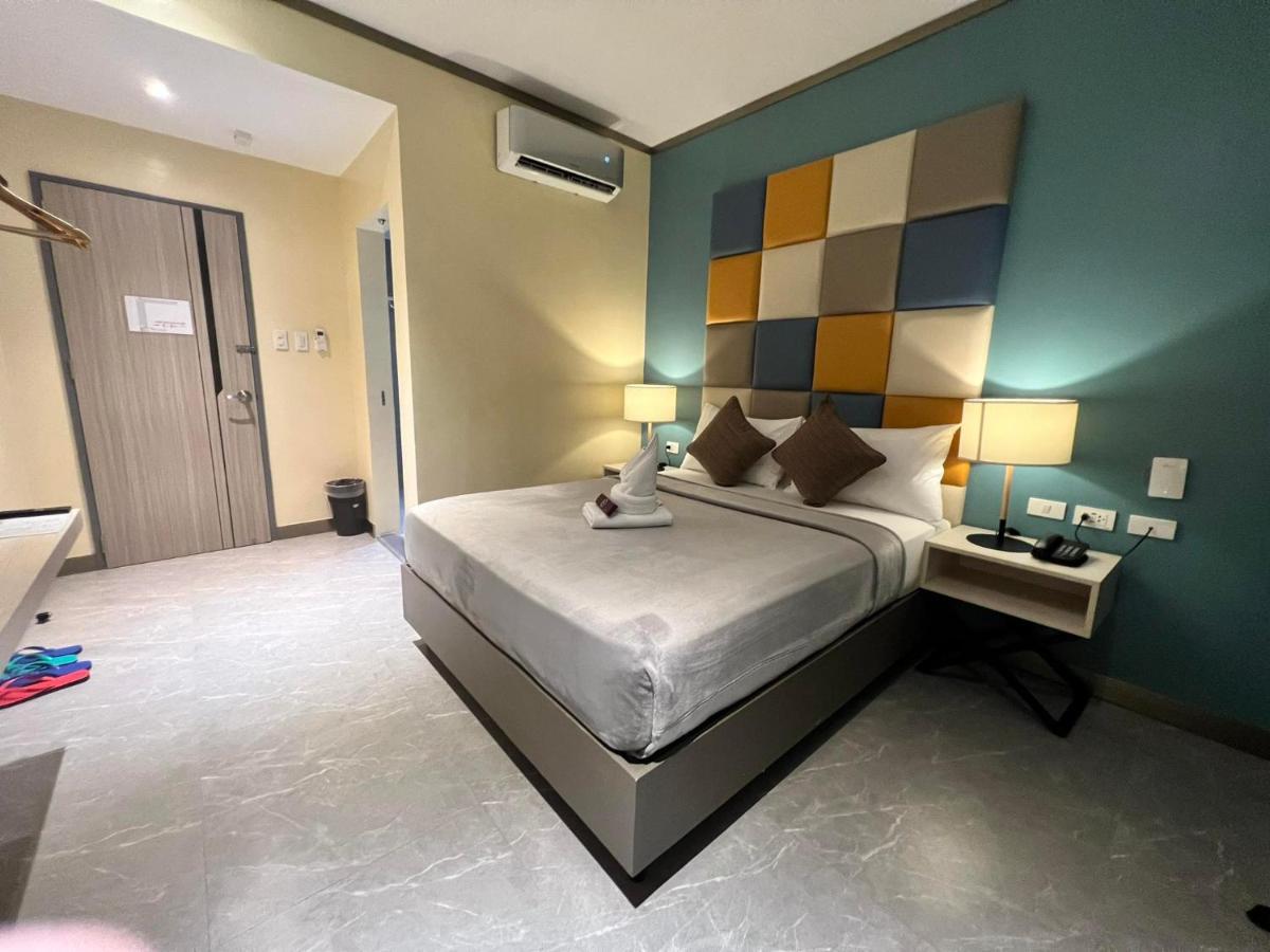 Yes Hotel Imus Cavite Exteriör bild