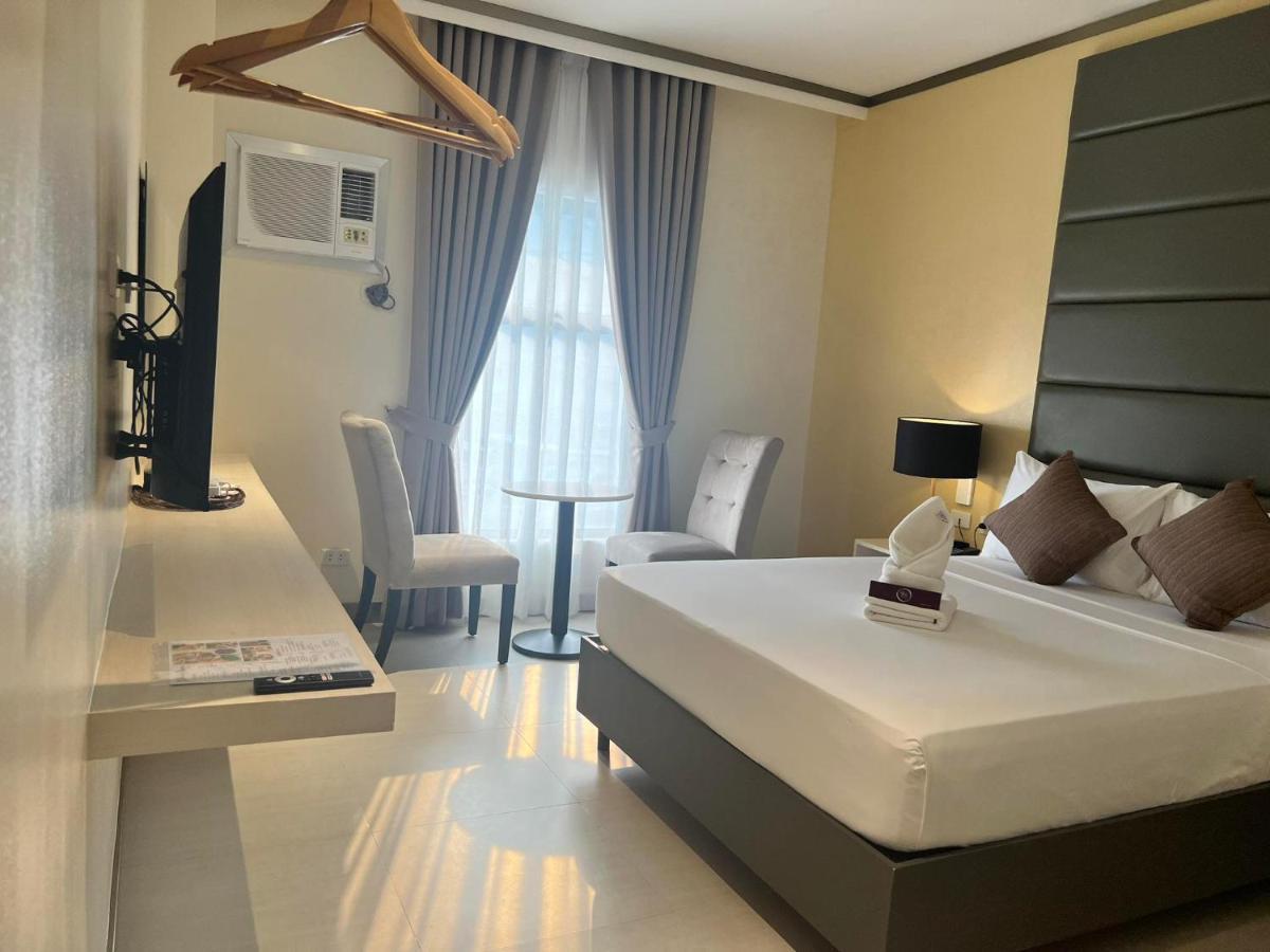 Yes Hotel Imus Cavite Exteriör bild